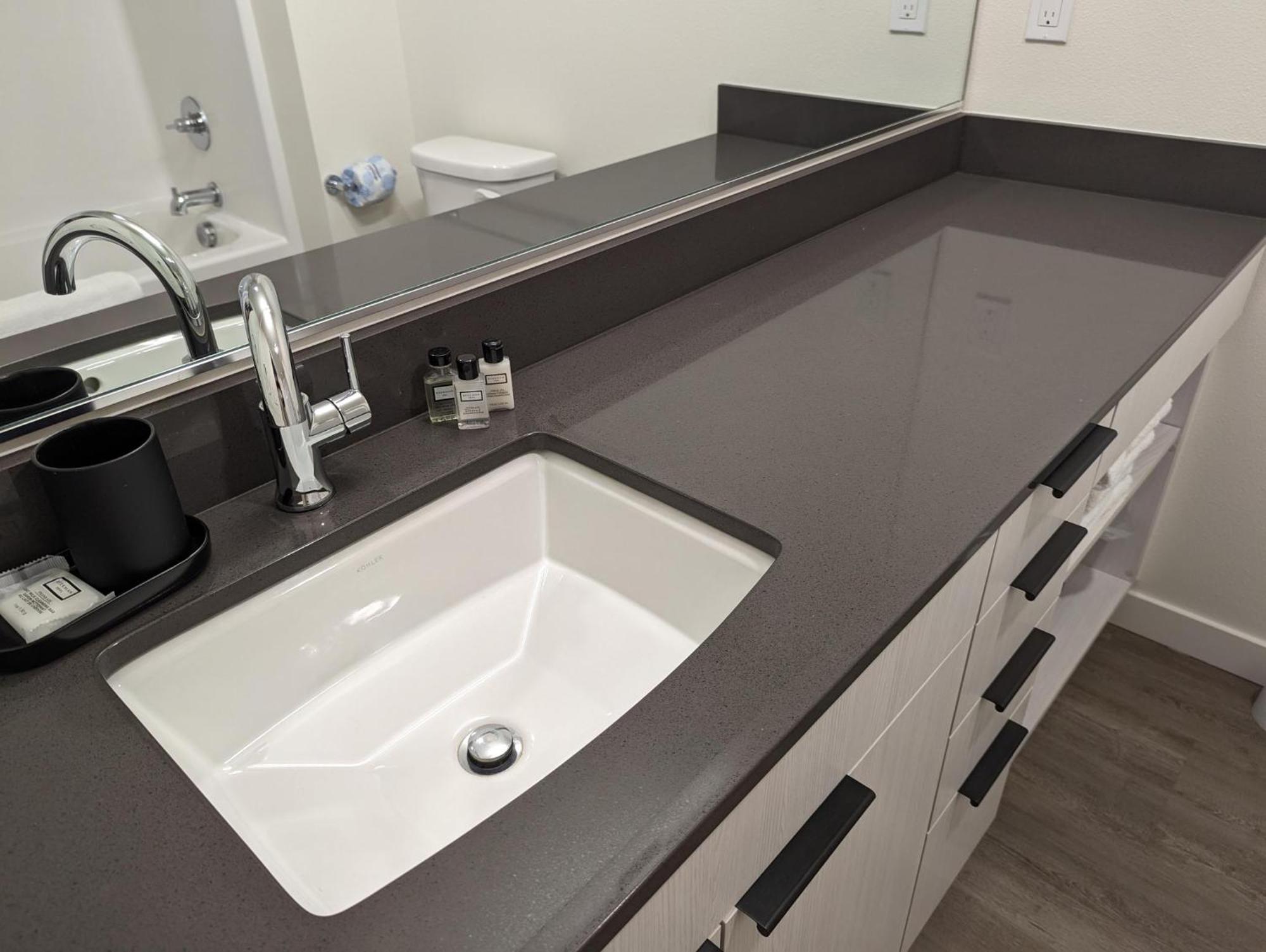 Marina Square Suites Bremerton Exteriör bild